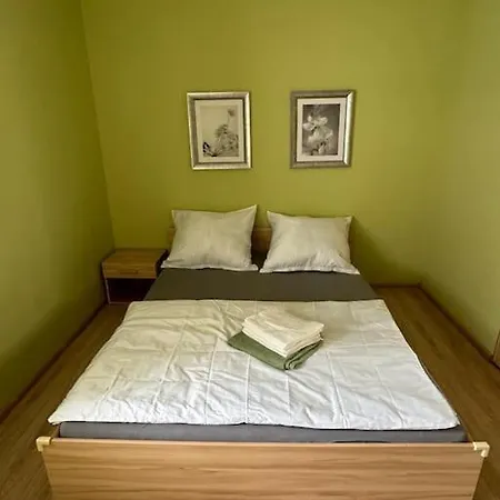 Apartament Altoria 1 *
